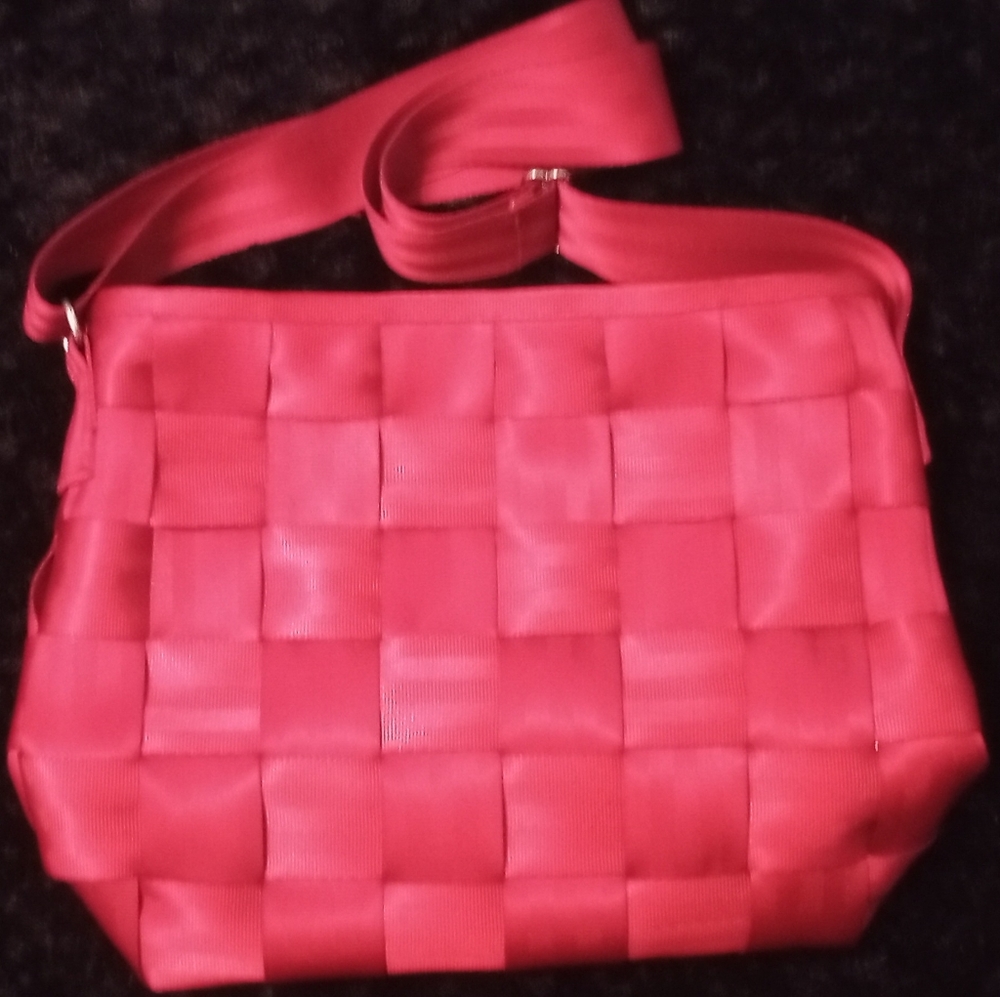 The Original Seatbelt Bag Red 15X11.5X4.5